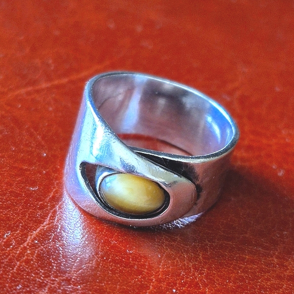 Vintage Silver Tigers Eye Ring - Picture 4 of 7